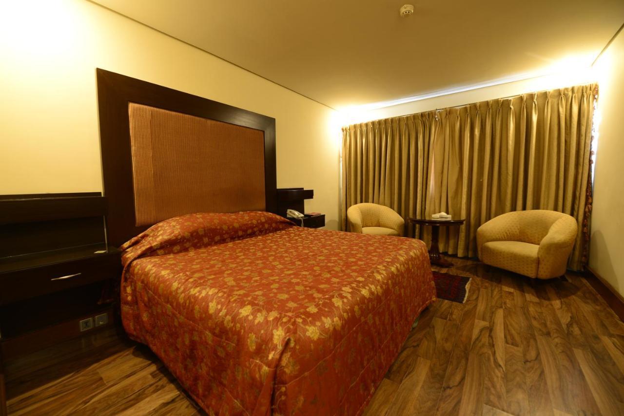 Regency Inn Hotel Lahor Kültér fotó